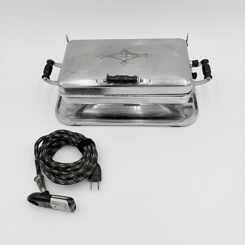 UNIVERSAL Electric Waffle Iron Grill E7360E LANDERS FRARY & CLARK Tested Works